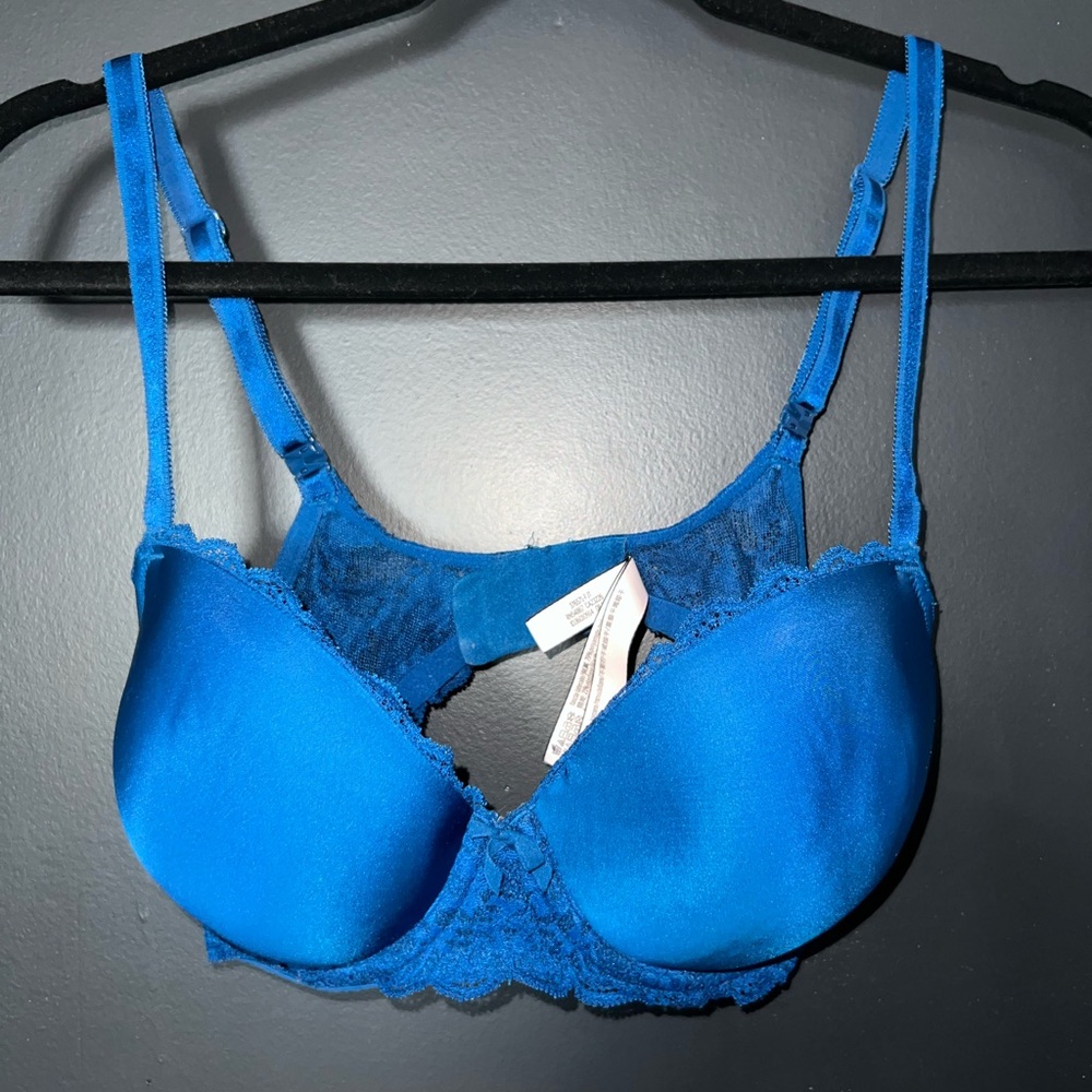 Victoria's Secret Vibrant Blue Lace Bra